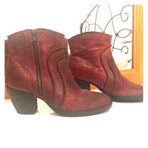 Burgundy Leather Born brand booties 7.5
